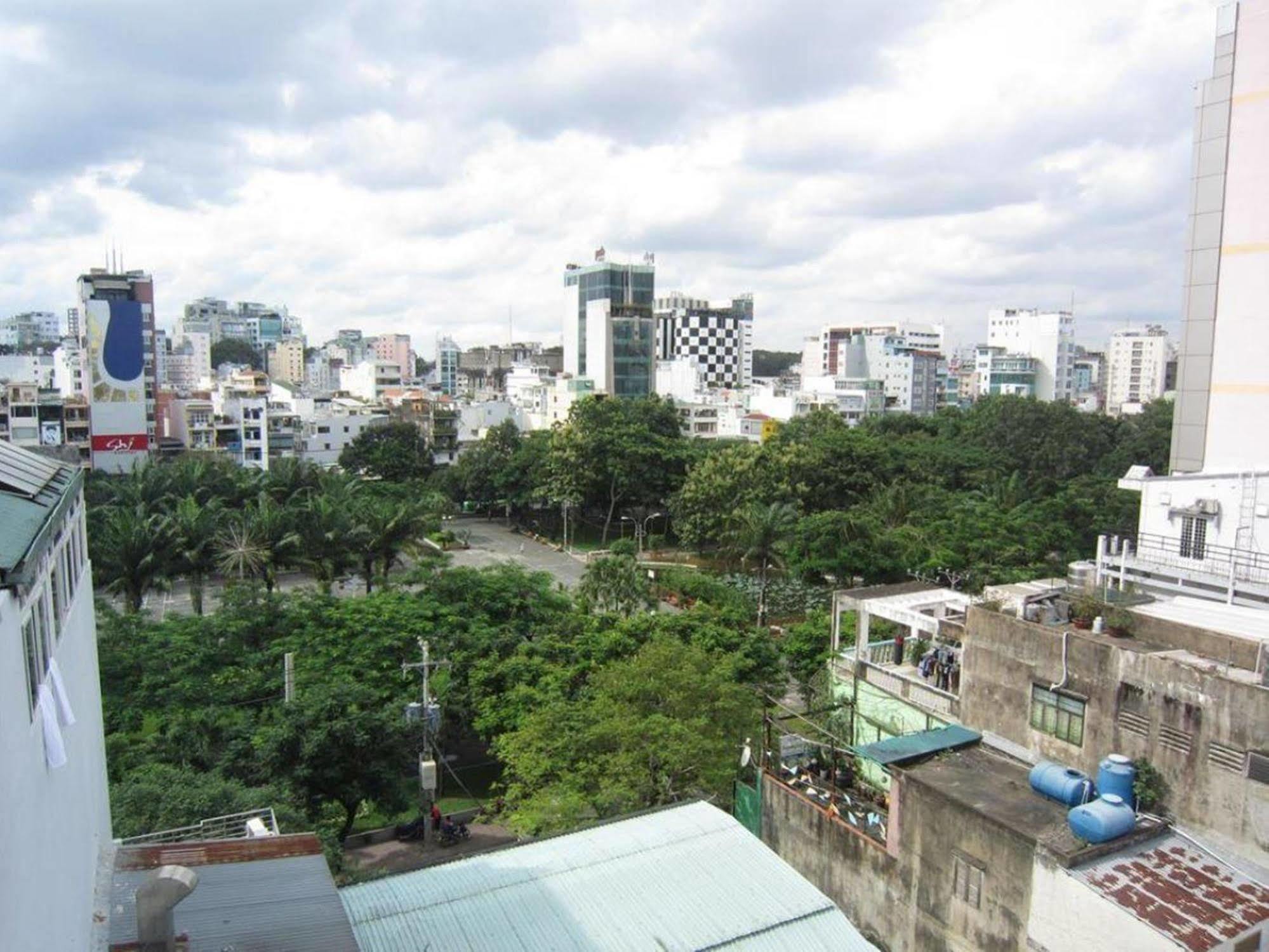 Reddoorz @ Pham Ngu Lao Street 3 Hotel Ho Chi Minh City Exterior photo