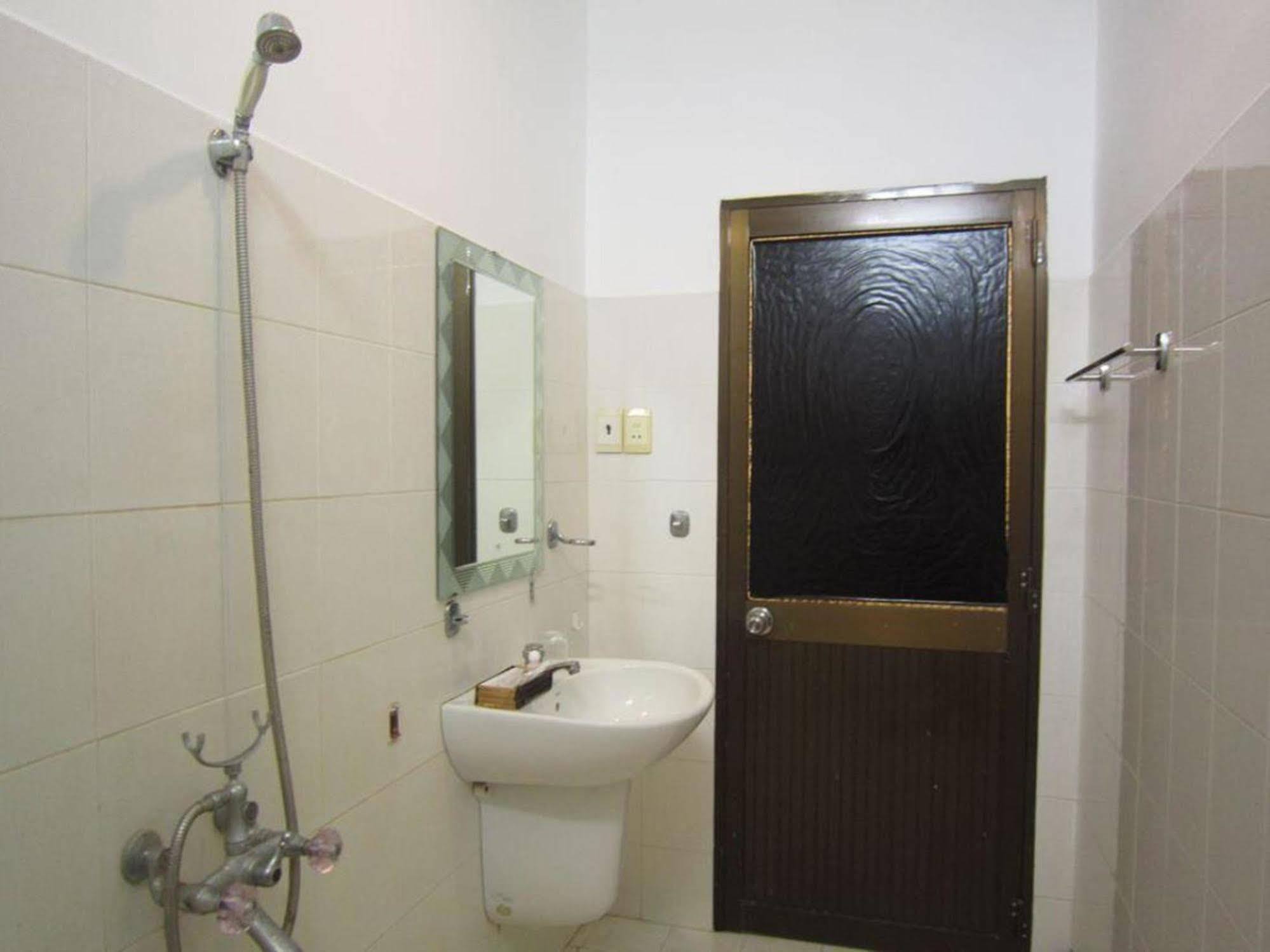 Reddoorz @ Pham Ngu Lao Street 3 Hotel Ho Chi Minh City Exterior photo